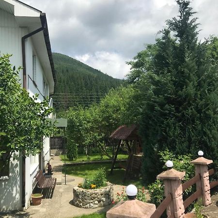 Садиба Диво Квітка Tatariv Exterior foto